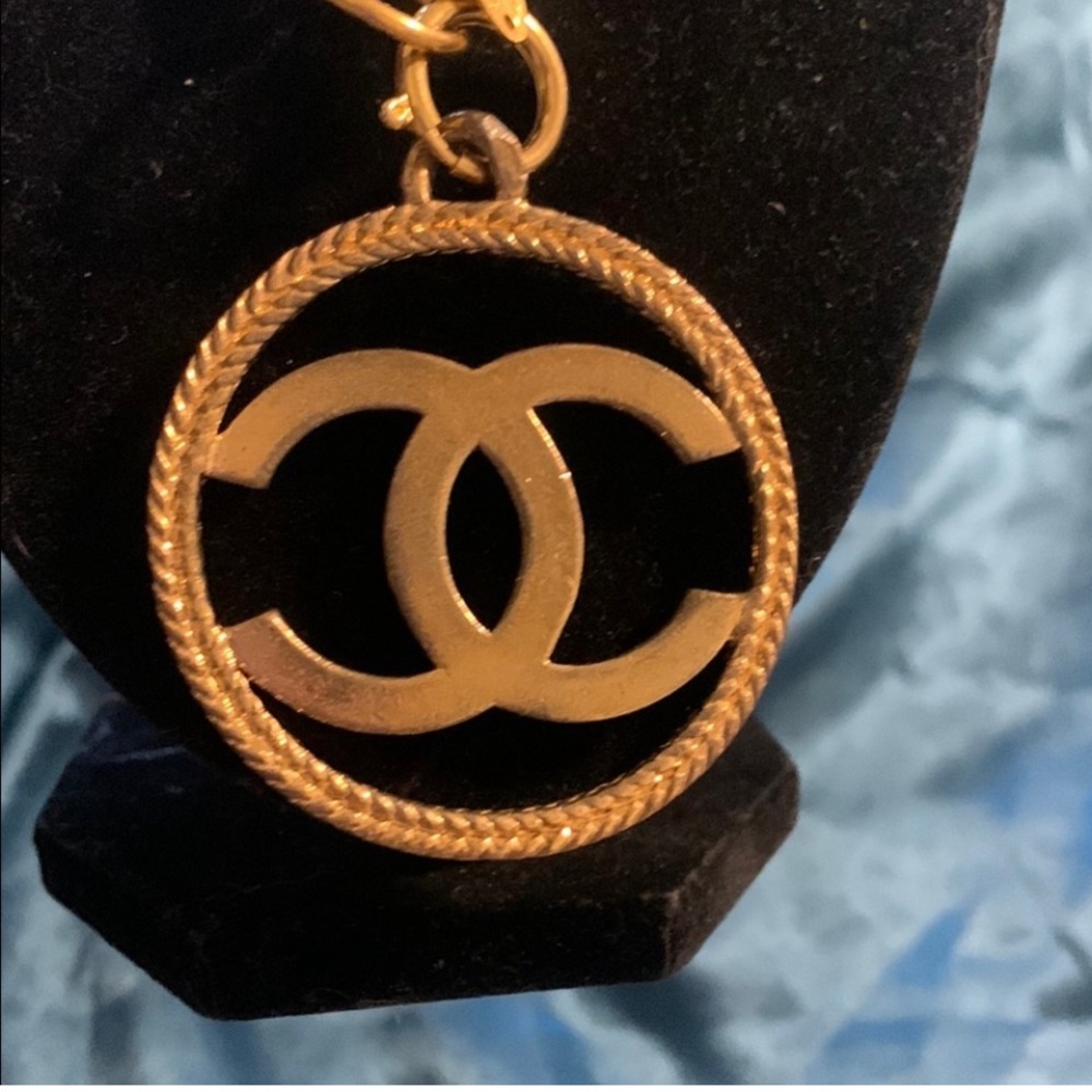 CHANEL Gold Necklace - Picture 3 of 9